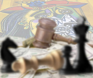 Una imagen borrosa que muestra piezas de ajedrez en primer plano sobre un fondo que incluye un mapa estilizado de las constelaciones de la Mazzaroth.