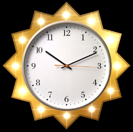 Reloj anal&oacute;gico con marco dorado en forma adornada que remite a las constelaciones del Mazzaroth, con n&uacute;meros ar&aacute;bigos del 1 al 12 y manecillas posicionadas cercanas a las 10:10. Las luces peque&ntilde;as decoran el borde del marco, destacando su dise&ntilde;o circular.