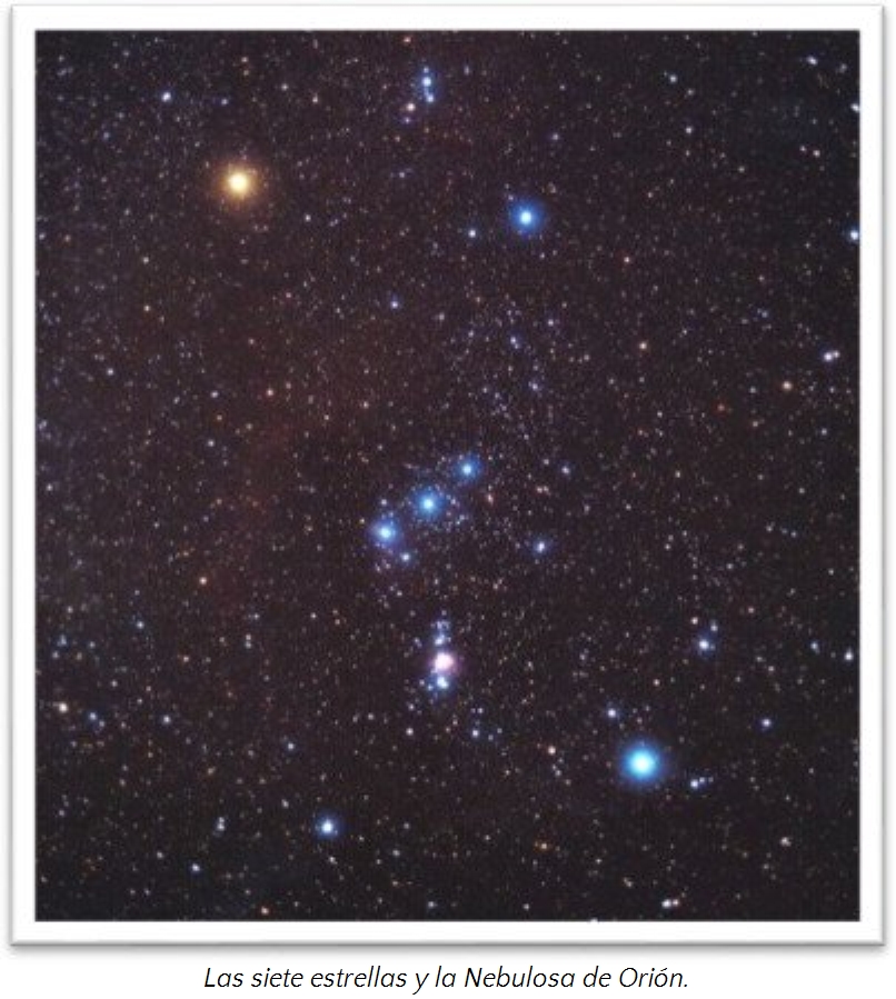 Una imagen del espacio mostrando un conjunto prominente de estrellas brillantes y una nebulosa visible. El cielo est&aacute; salpicado de numerosas estrellas m&aacute;s peque&ntilde;as, creando un vasto mosaico de cuerpos celestes.
