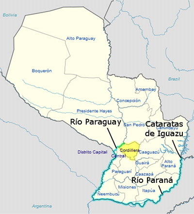 Mapa pol&iacute;tico de Paraguay mostrando la divisi&oacute;n administrativa en departamentos y los principales r&iacute;os, incluyendo el R&iacute;o Paraguay y el R&iacute;o Paran&aacute;. Las ciudades principales y algunos puntos de inter&eacute;s como las Cataratas de Iguaz&uacute; est&aacute;n destacados.